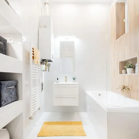 Apartman Elegant And Spacious
