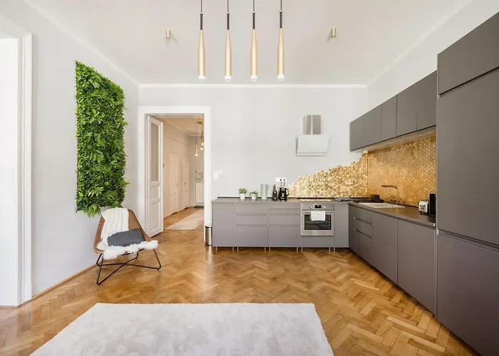 Elegant And Spacious בודפשט