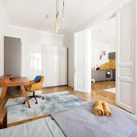 Elegant And Spacious * Budapest